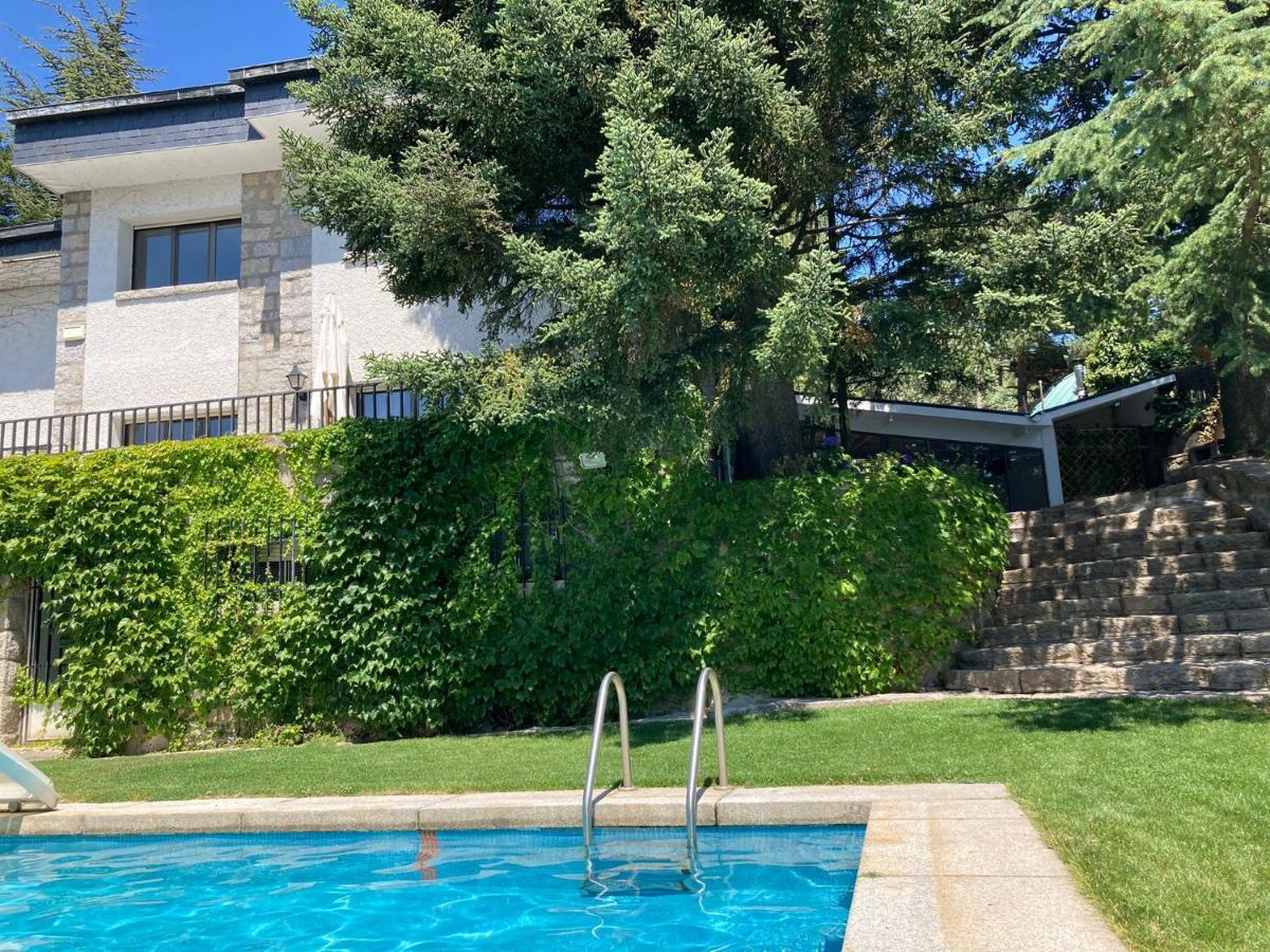 Los Cedros, Gran Chalet Con Piscina Y Apartamento En Navacerrada Vila Exterior foto