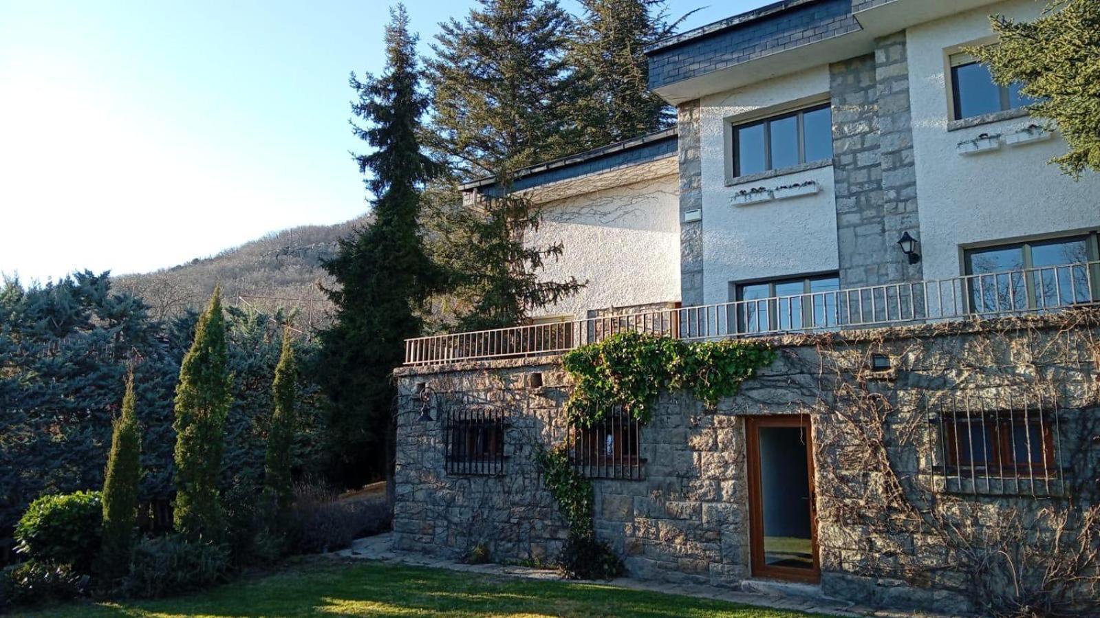 Los Cedros, Gran Chalet Con Piscina Y Apartamento En Navacerrada Vila Exterior foto